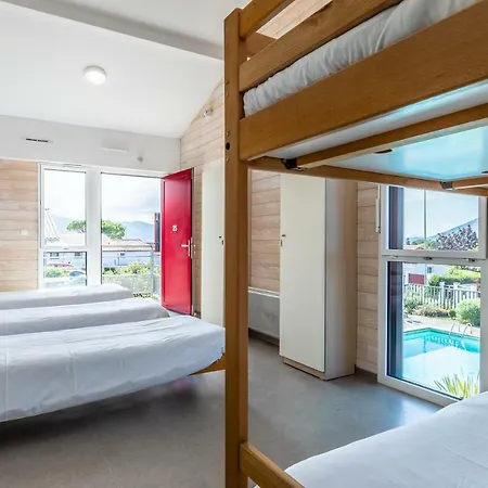 Bella Vista Guest Center Pays Basque *