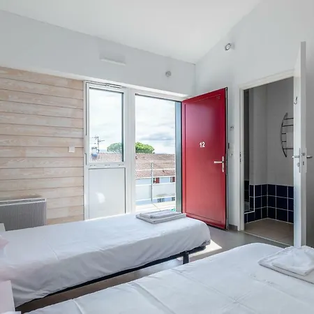 Bella Vista Guest Center Pays Basque *